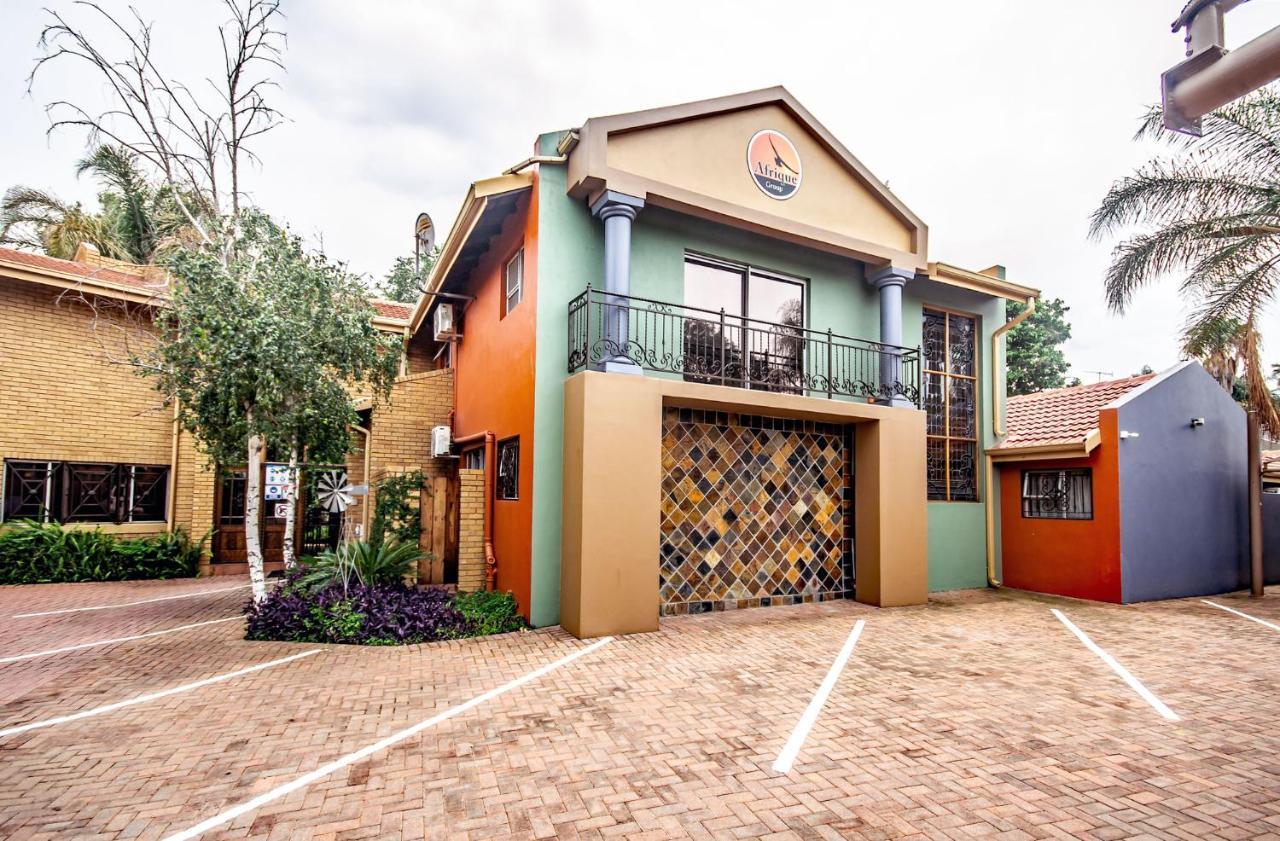 Sunward Park Guest House & Conference Center Boksburg Esterno foto