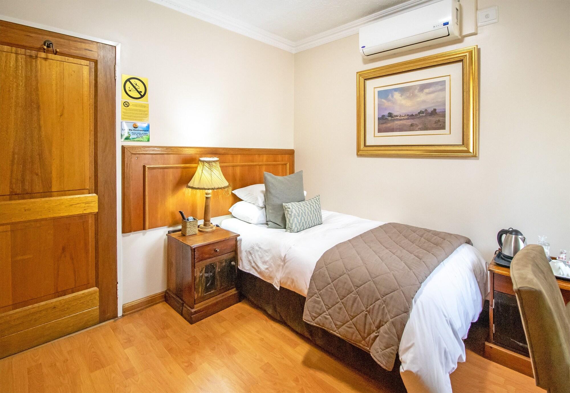 Sunward Park Guest House & Conference Center Boksburg Esterno foto